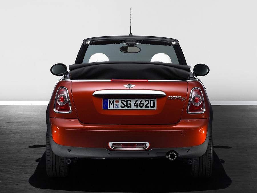  Mini Cooper D Cabrio 2010 года  (фото 11 из 23)